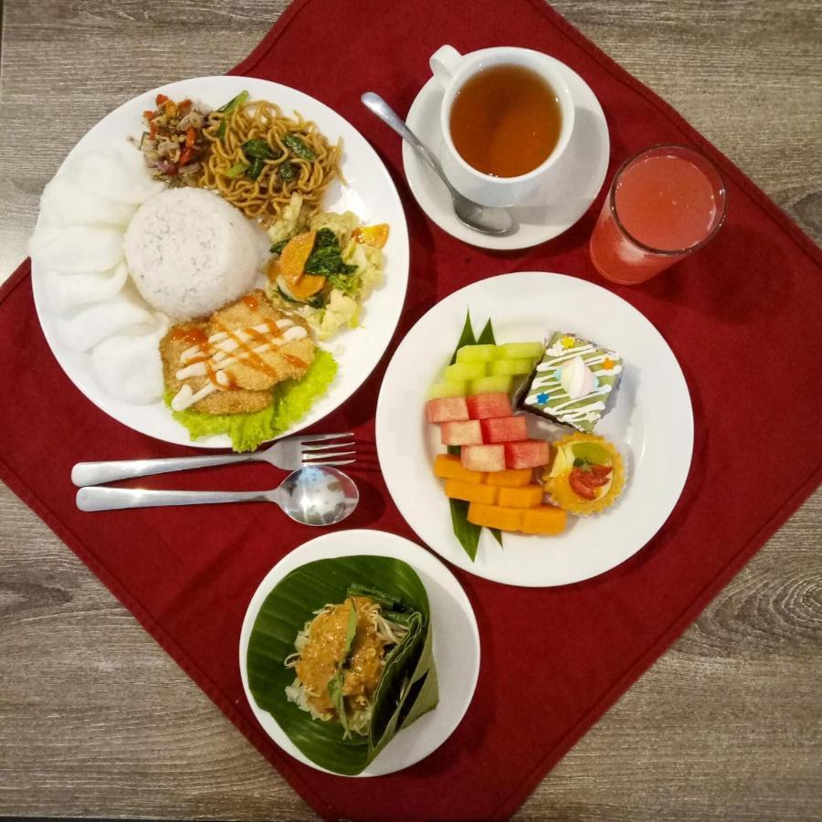 Front One Inn Syariah Jombang Екстериор снимка