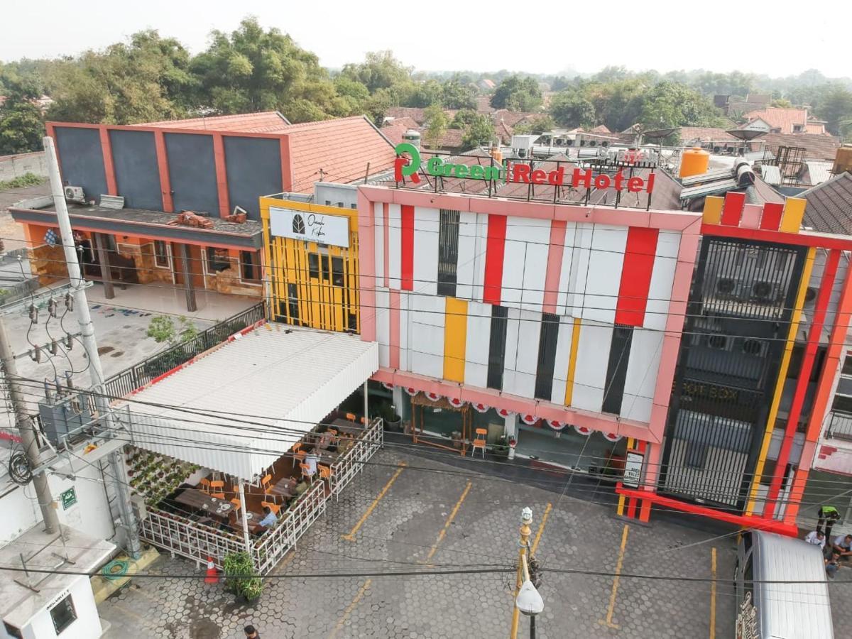 Front One Inn Syariah Jombang Екстериор снимка