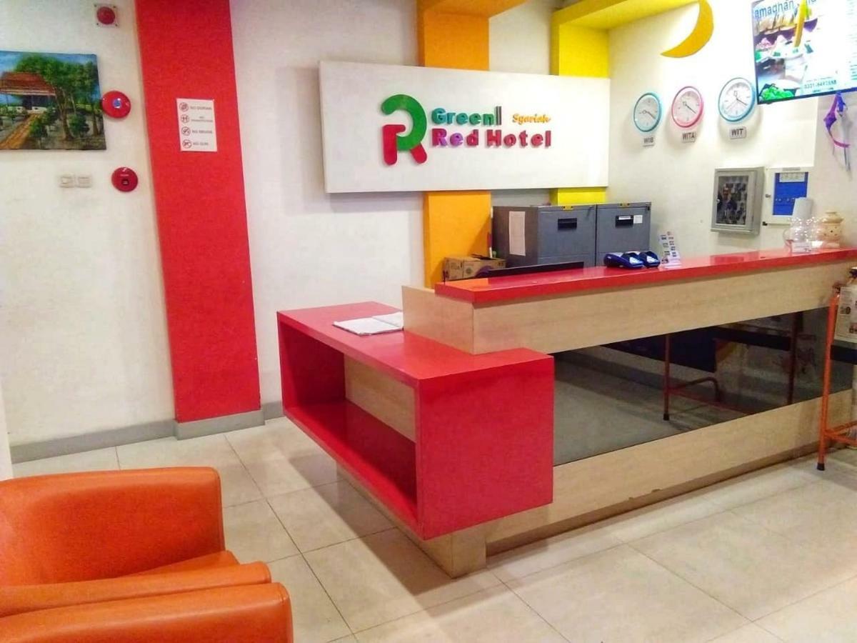 Front One Inn Syariah Jombang Екстериор снимка